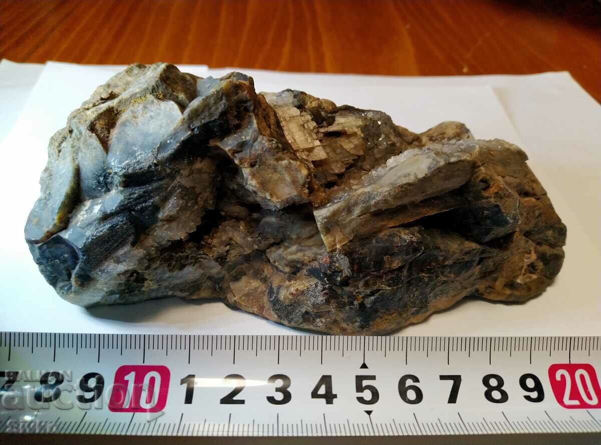 Mineralul 4