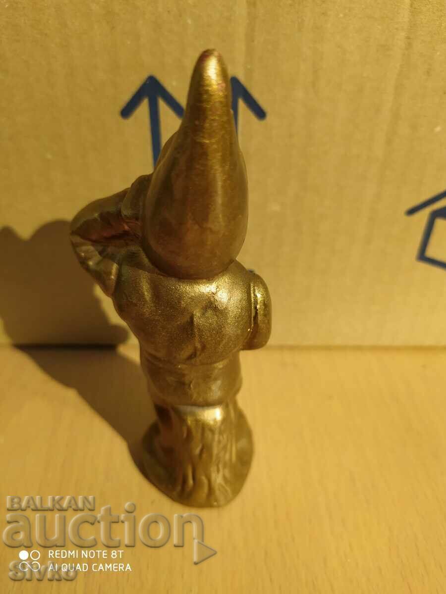 Figurine Gnome talking on GSM with price 2.99 BGN | € 1.53 Figurine Gnome talking on GSM with price 2.99 BGN | € 1.53