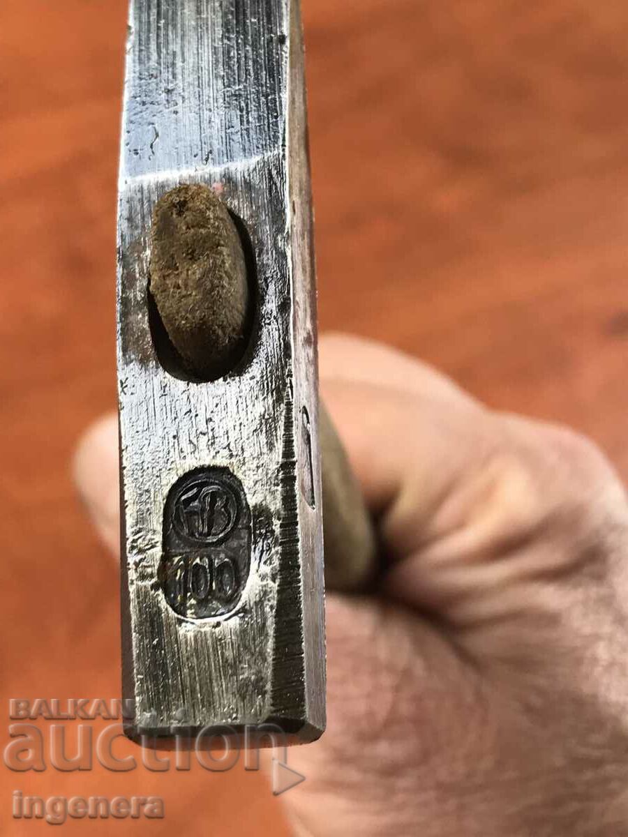 Delivery of HAMMER HAMMER OLD SMALL TOOL Delivery of HAMMER HAMMER OLD SMALL TOOL