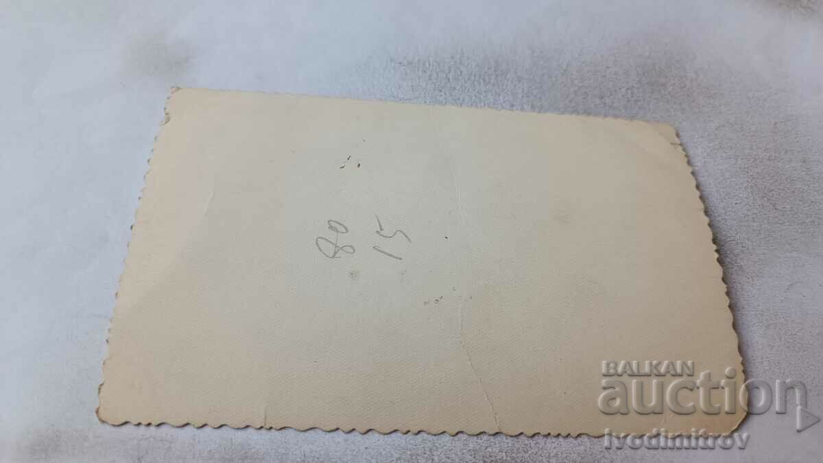 Φωτογραφία νεόνυμφων με τους φίλους τους με τιμή € 0.74 | 1.45 BGN