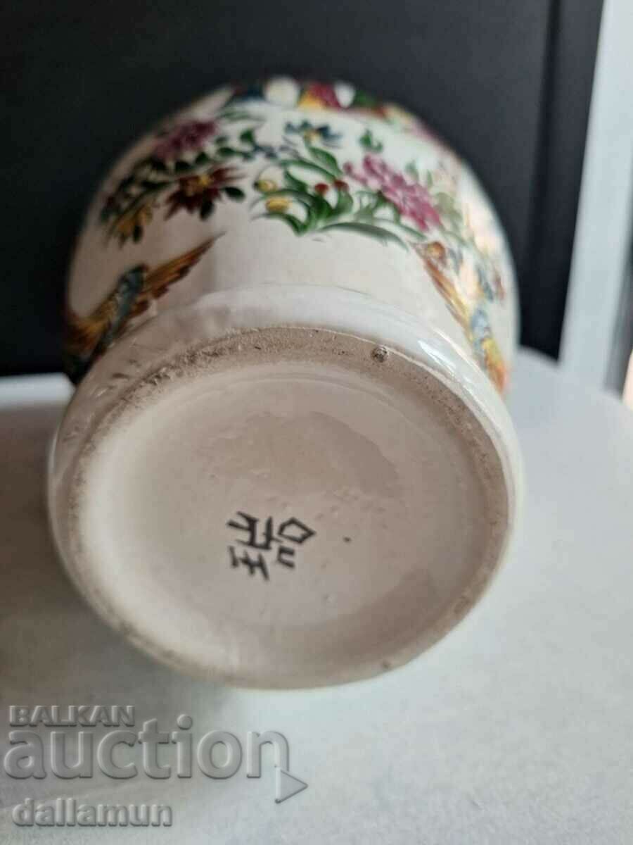 Auction porcelain vase Auction porcelain vase