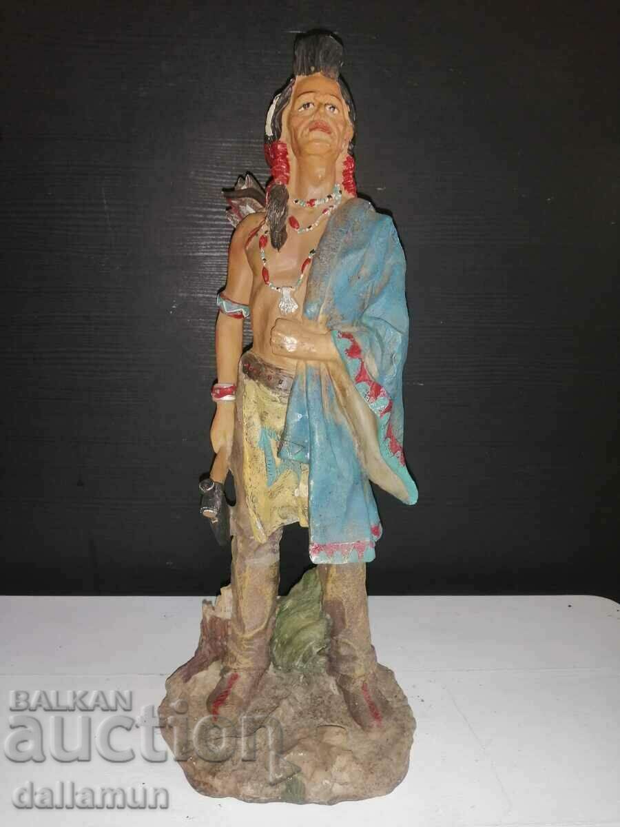 Колекционерска статуетка индианец