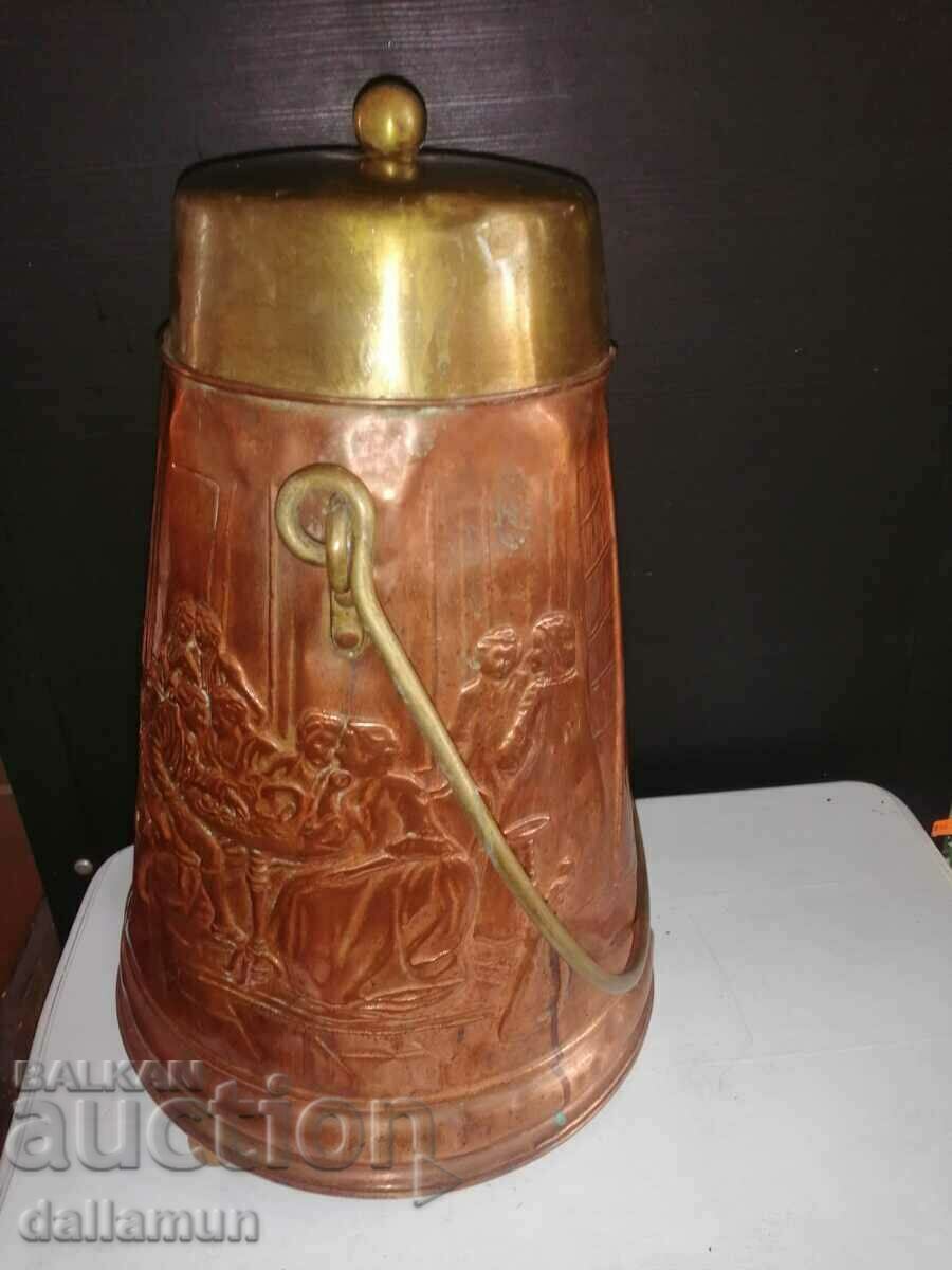 Old copper pot with engraved lid with price 26.59 €