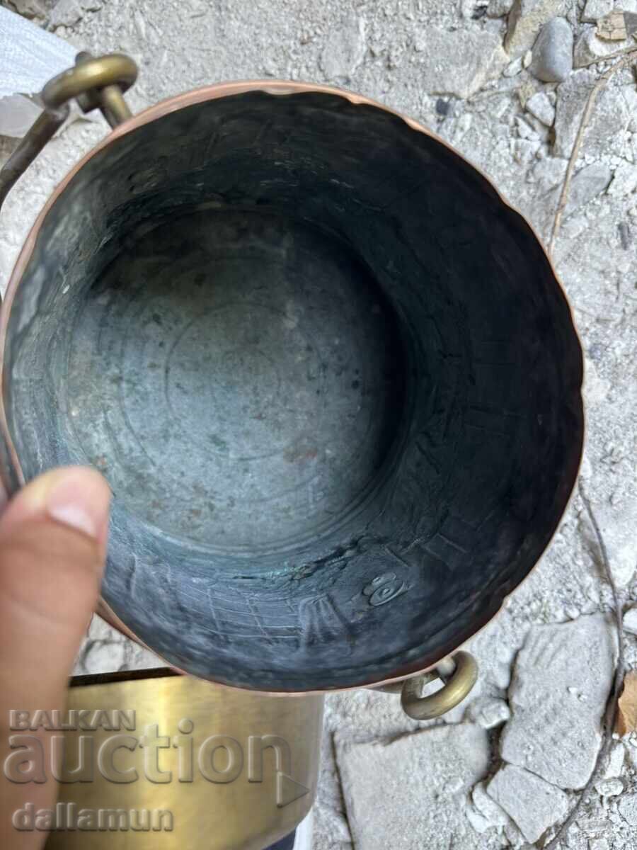 Old copper pot with engraved lid - 5