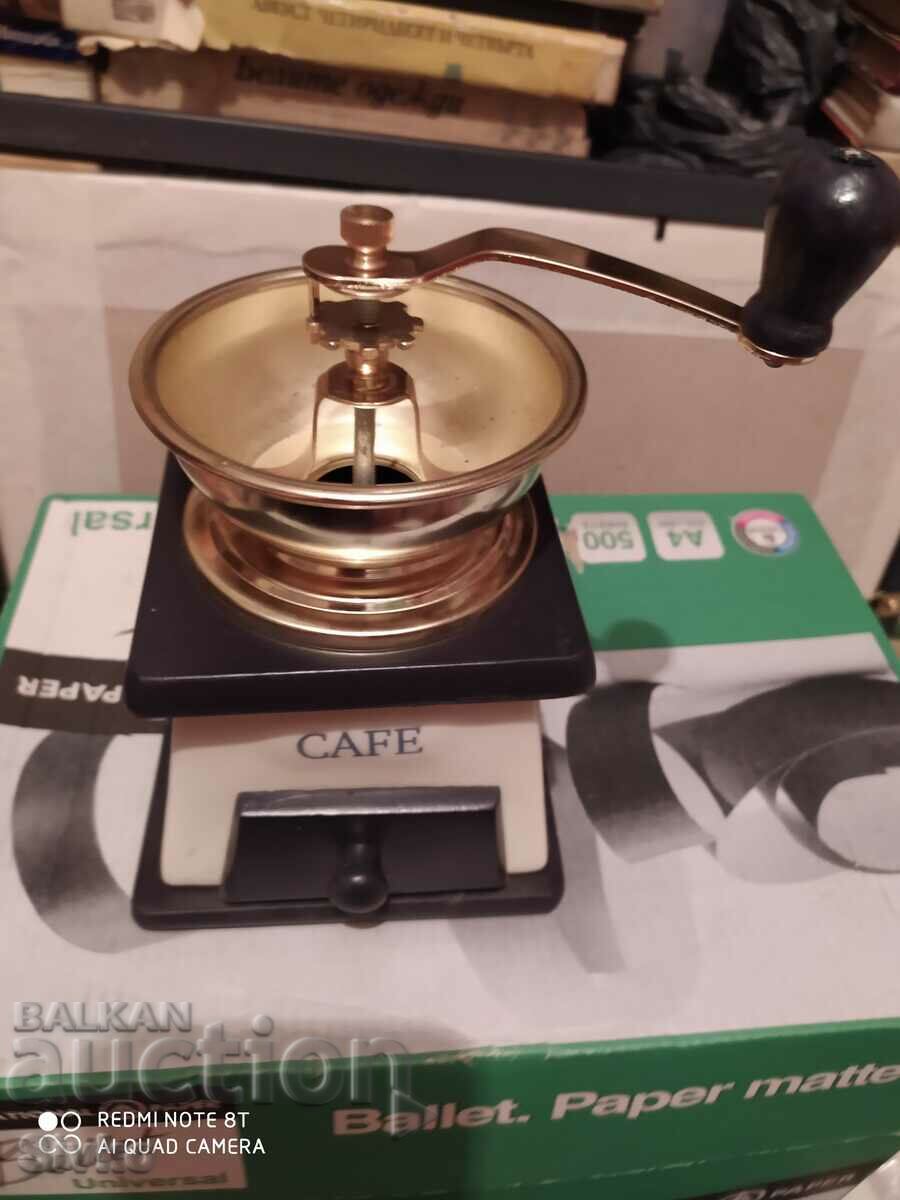 μύλο του καφέ με τιμή € 25.56 | 49.99 BGN μύλο του καφέ με τιμή € 25.56 | 49.99 BGN