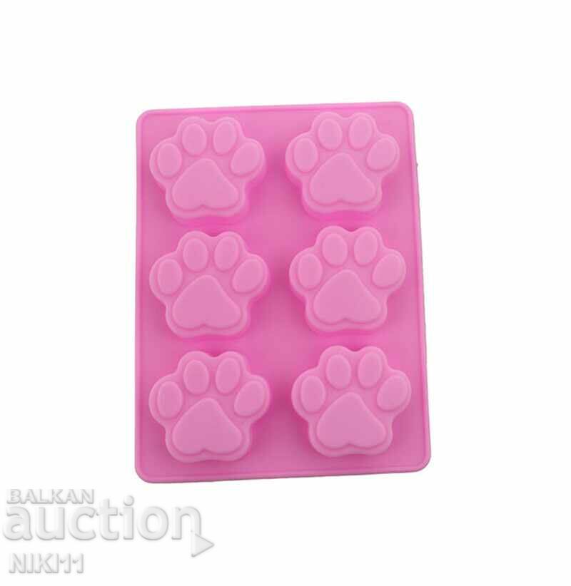 Silicone mold step of paw, dog paw, cat paw with price 9.00 BGN | € 4.60