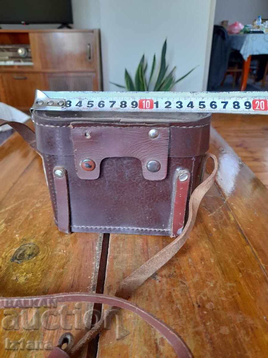 Auction Old Leather case Auction Old Leather case