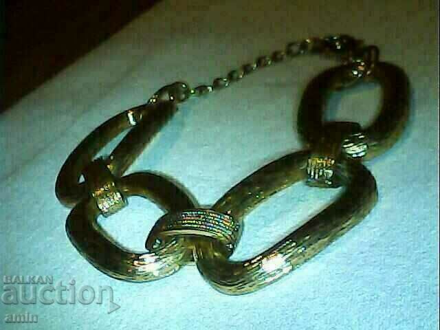 Auction lot of 4 beautiful bracelets Auction lot of 4 beautiful bracelets