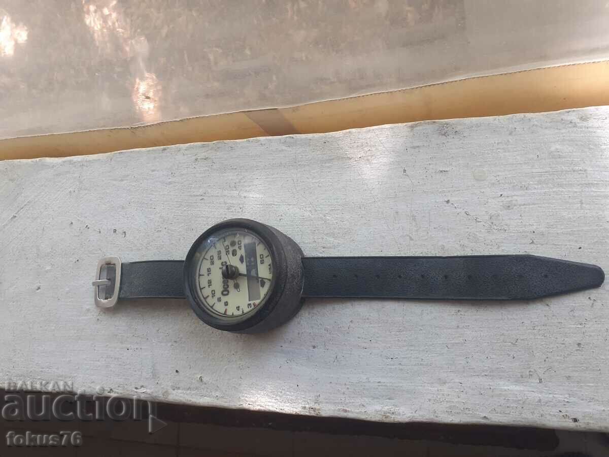 American diving depth gauge Oceanic with price 69.00 BGN | € 35.28 American diving depth gauge Oceanic with price 69.00 BGN | € 35.28