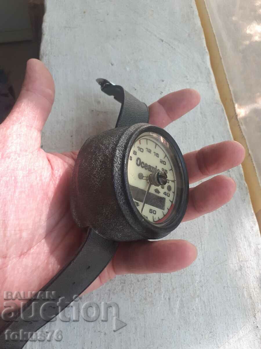 Delivery of American diving depth gauge Oceanic Delivery of American diving depth gauge Oceanic