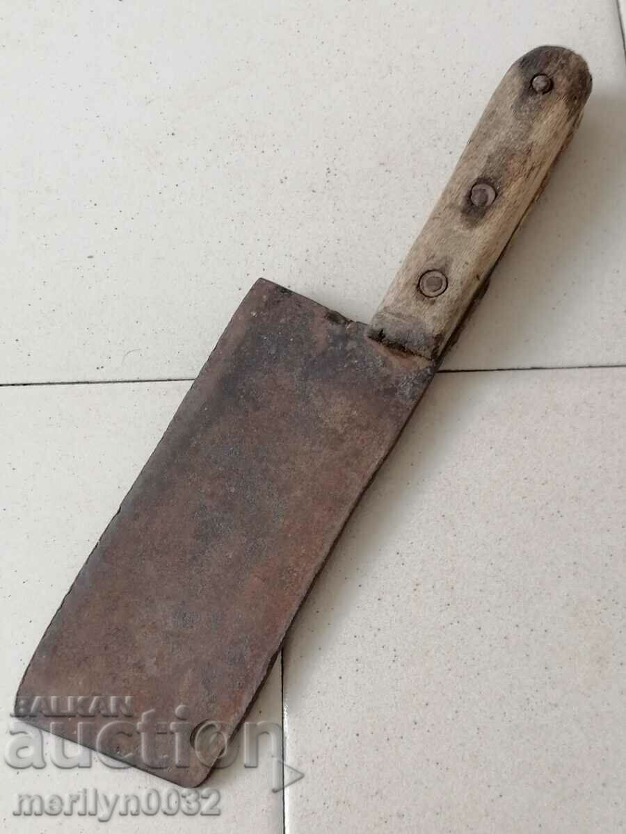 Delivery of Old forged saber, axe, axe, knife, machete Delivery of Old forged saber, axe, axe, knife, machete