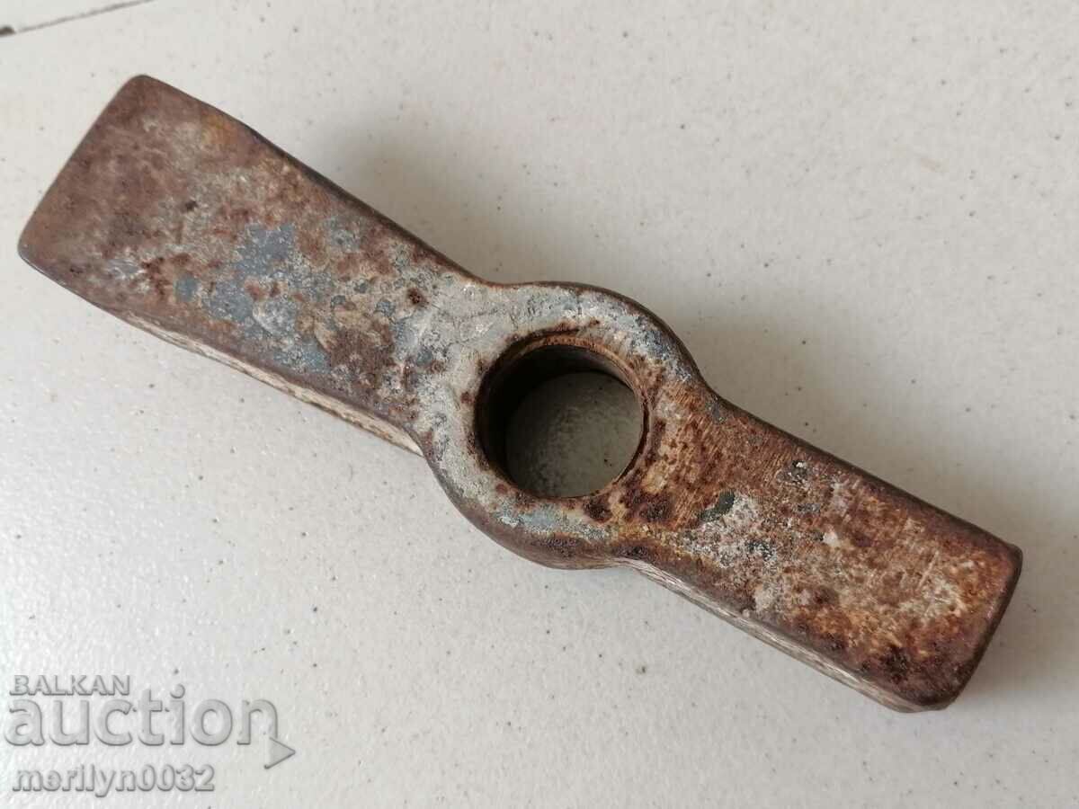 Delivery of Carpenter's hammer, mason's tool, primitive Delivery of Carpenter's hammer, mason's tool, primitive