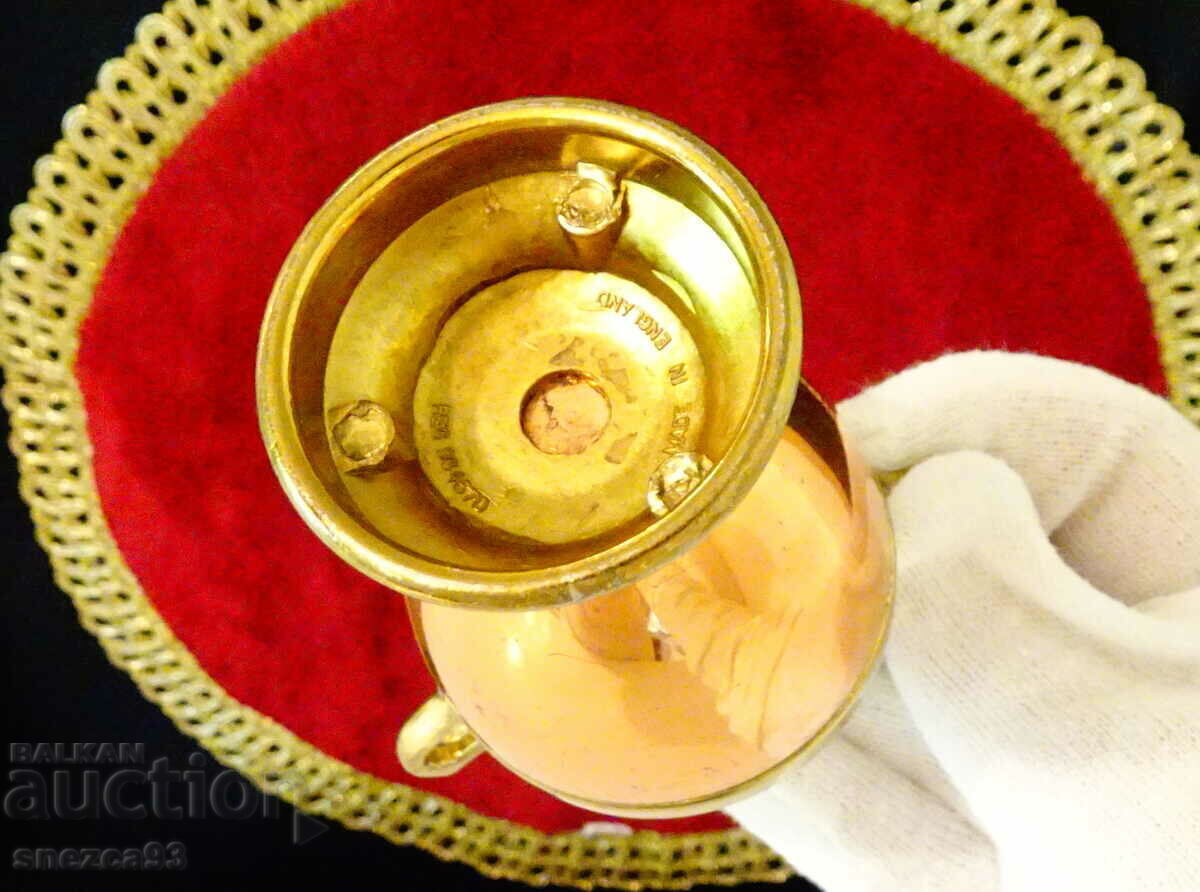 Delivery of English candlestick, amphora, marked. Delivery of English candlestick, amphora, marked.