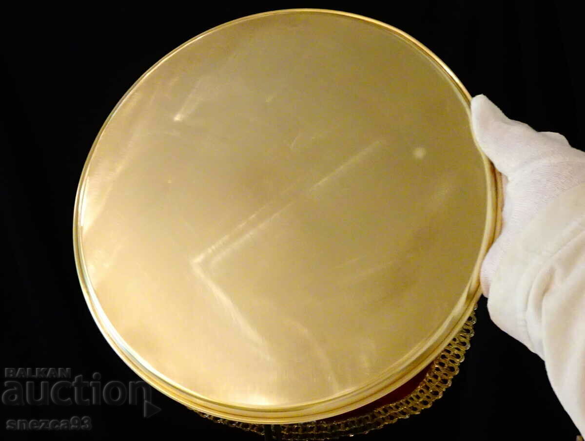 Delivery of German bronze tray 26 cm, relief Delivery of German bronze tray 26 cm, relief