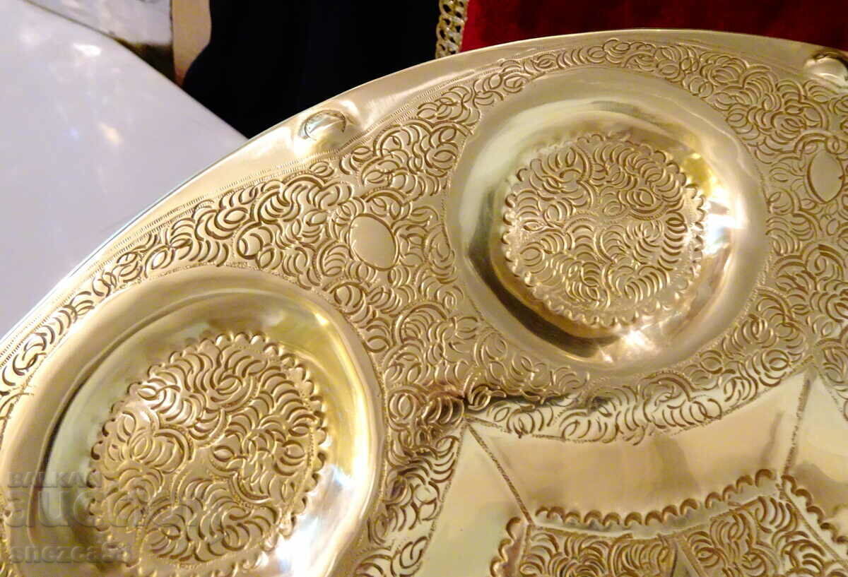 Delivery of Persian bronze tray 36 cm., 1 kg. Delivery of Persian bronze tray 36 cm., 1 kg.