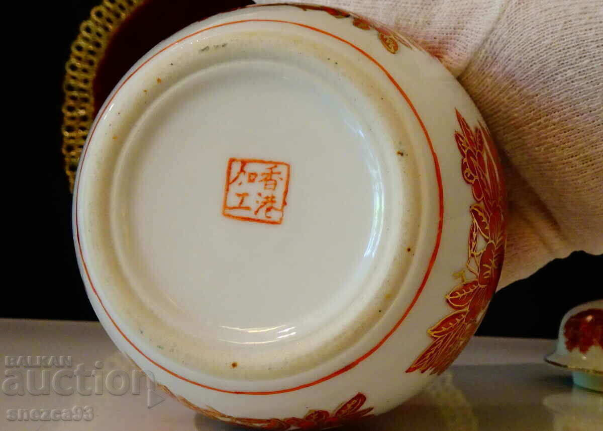 Ancient vase, urn, jar, Chinese porcelain, gold. - 6 Ancient vase, urn, jar, Chinese porcelain, gold. - 6