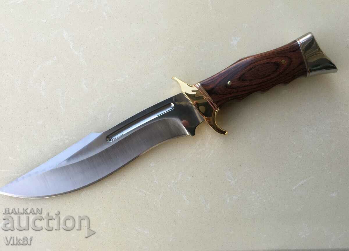 Stable and heavy hunting knife, size 190 x 300