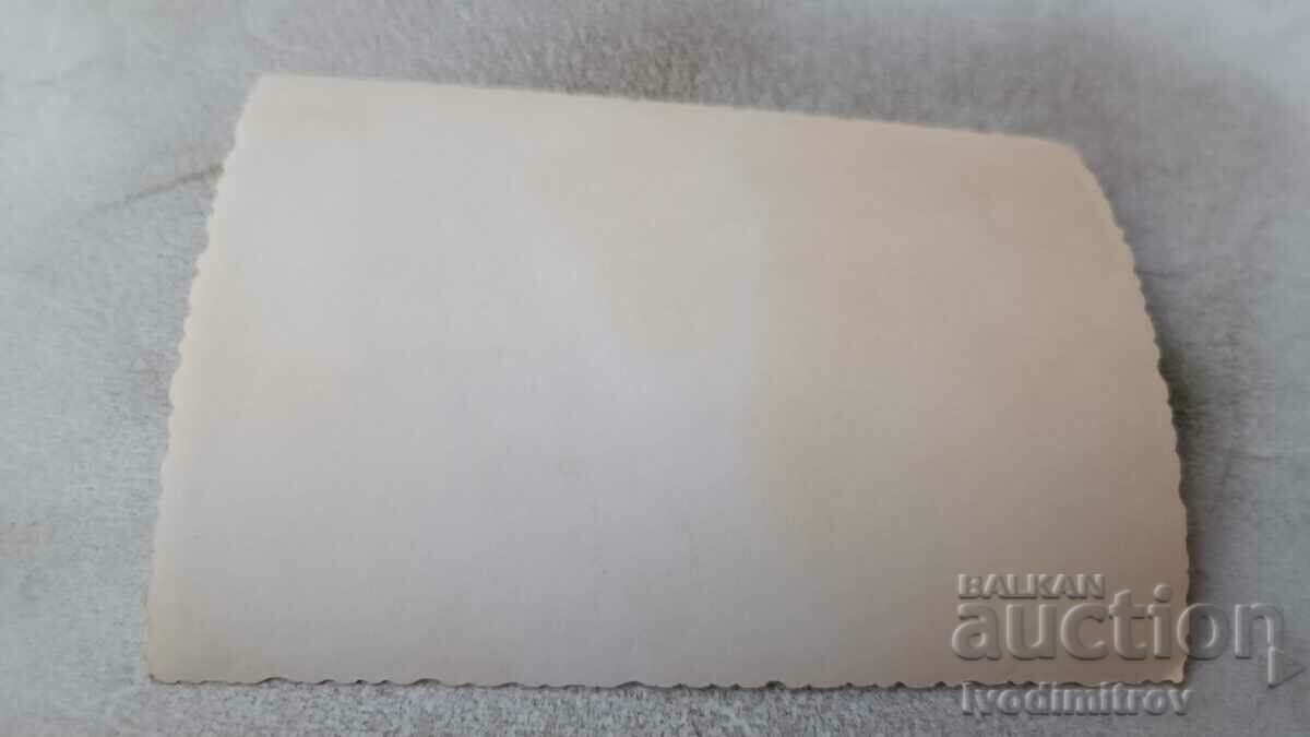 Photo of newlyweds with their friends with price 1.15 BGN | € 0.59 Photo of newlyweds with their friends with price 1.15 BGN | € 0.59