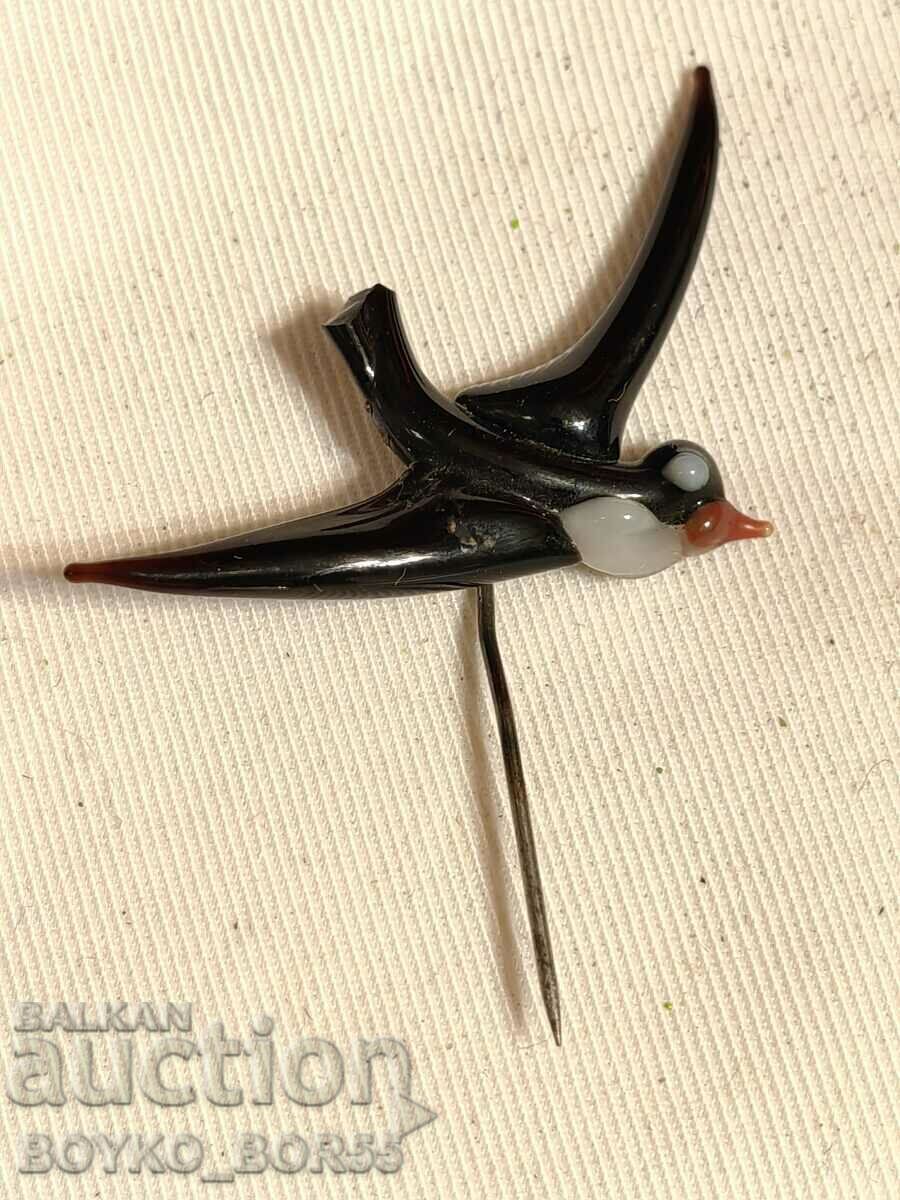 Rândunica de sticla antica pentru purtarea cu rever cu preț 27.00 BGN | € 13.80