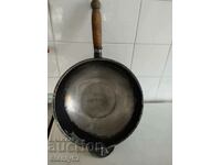 Wok large aluminum pan with a thickness of 0.4-0.5 mm