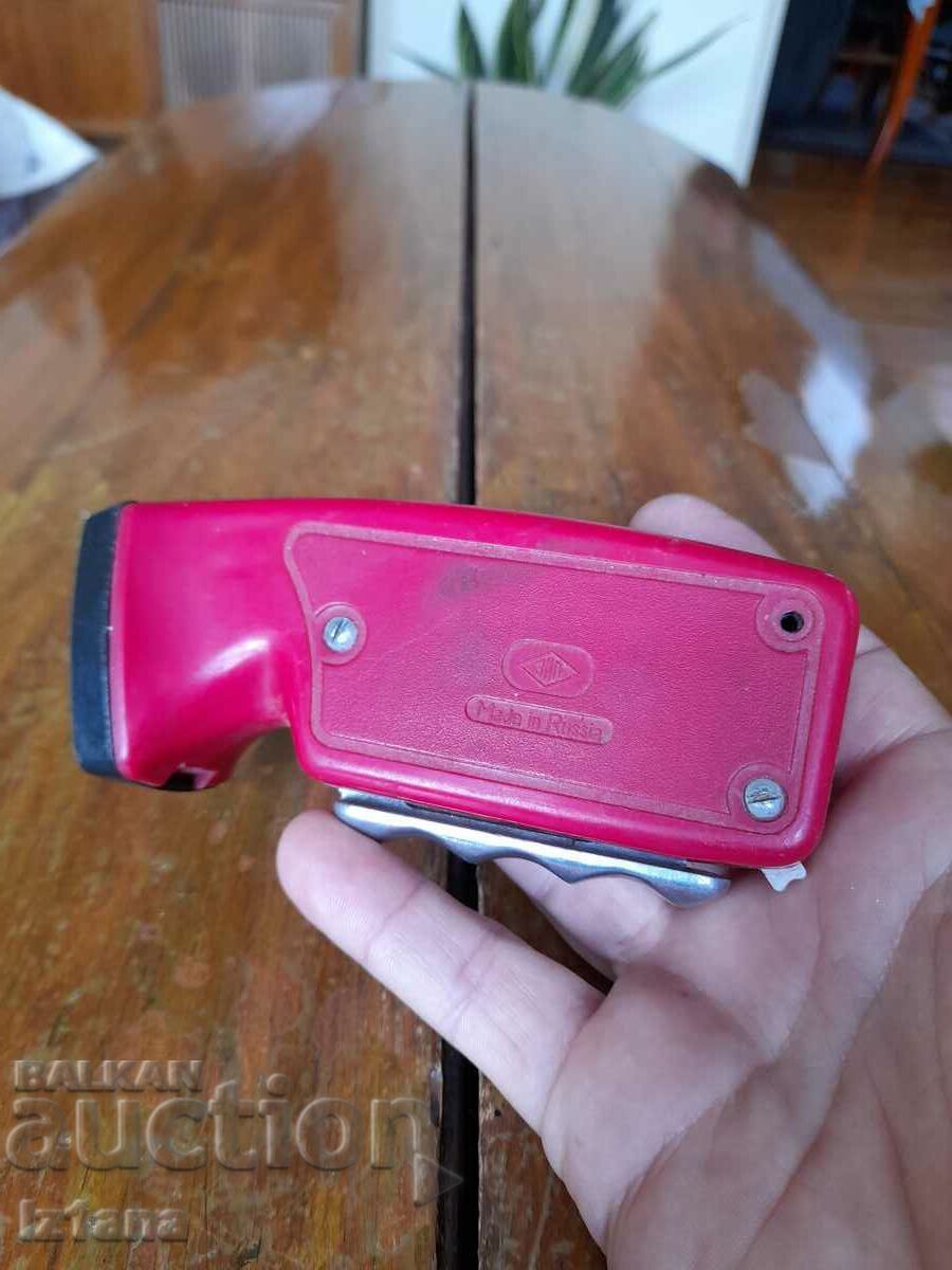 Old dynamo flashlight with price 38.00 BGN | € 19.43 Old dynamo flashlight with price 38.00 BGN | € 19.43