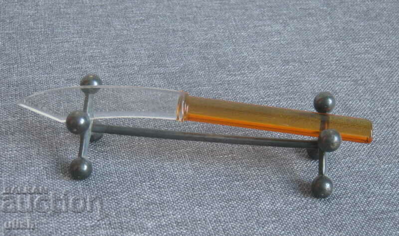 A pair of old glass knife two-tone glass knife with price 30.00 BGN | € 15.34 A pair of old glass knife two-tone glass knife with price 30.00 BGN | € 15.34