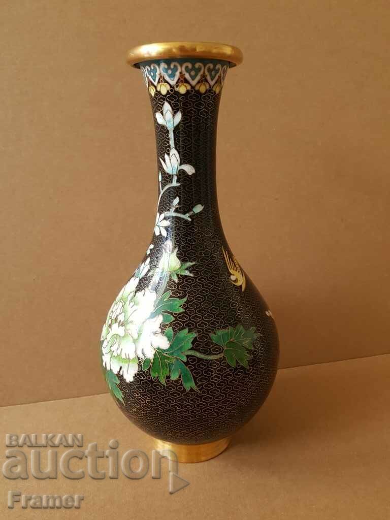 A beautiful 19th century Chinese Clazone bronze cellular enamel vase with price € 120.00 | 234.70 BGN A beautiful 19th century Chinese Clazone bronze cellular enamel vase with price € 120.00 | 234.70 BGN