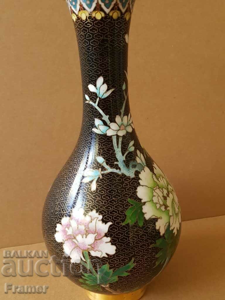 A beautiful 19th century Chinese Clazone bronze cellular enamel vase - 6 A beautiful 19th century Chinese Clazone bronze cellular enamel vase - 6