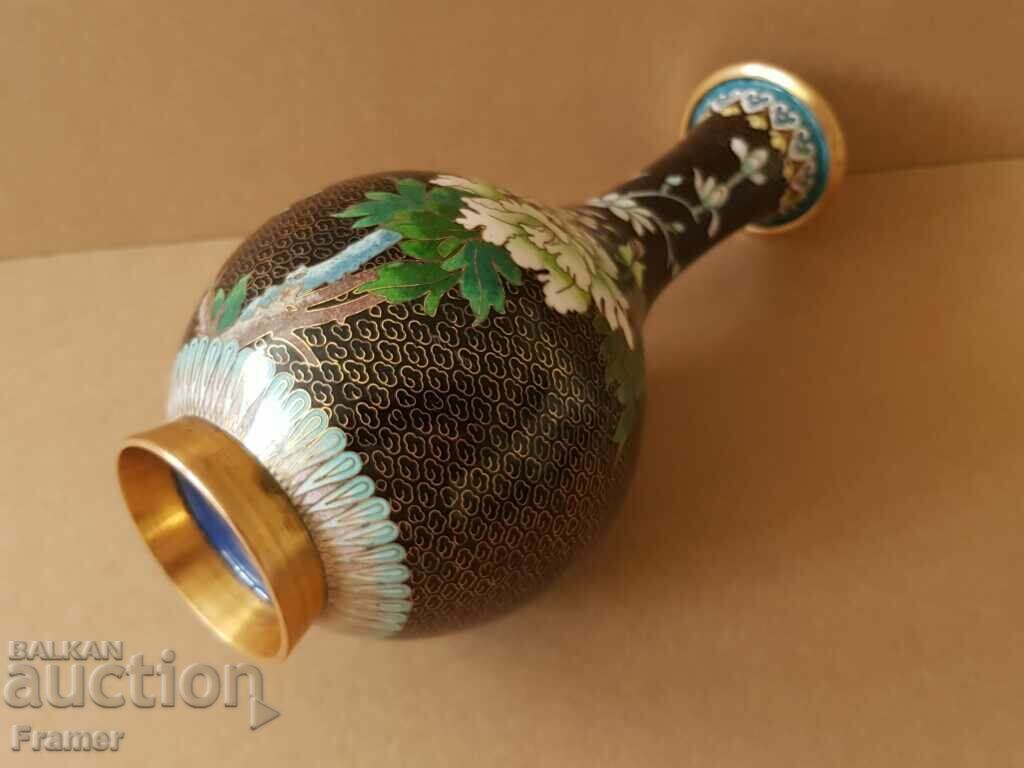 A beautiful 19th century Chinese Clazone bronze cellular enamel vase - 7 A beautiful 19th century Chinese Clazone bronze cellular enamel vase - 7