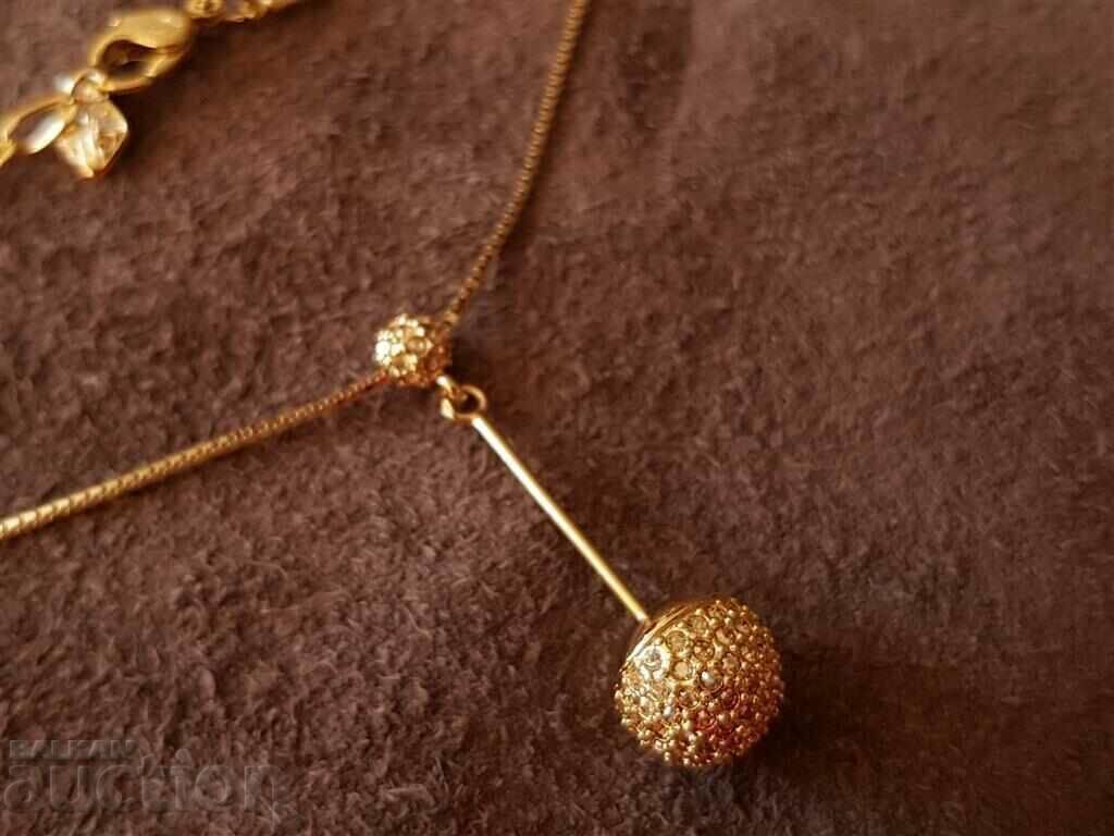 Аукцион Уникално дизайнерско колие с 18к златно покритие и SWAROVSKI