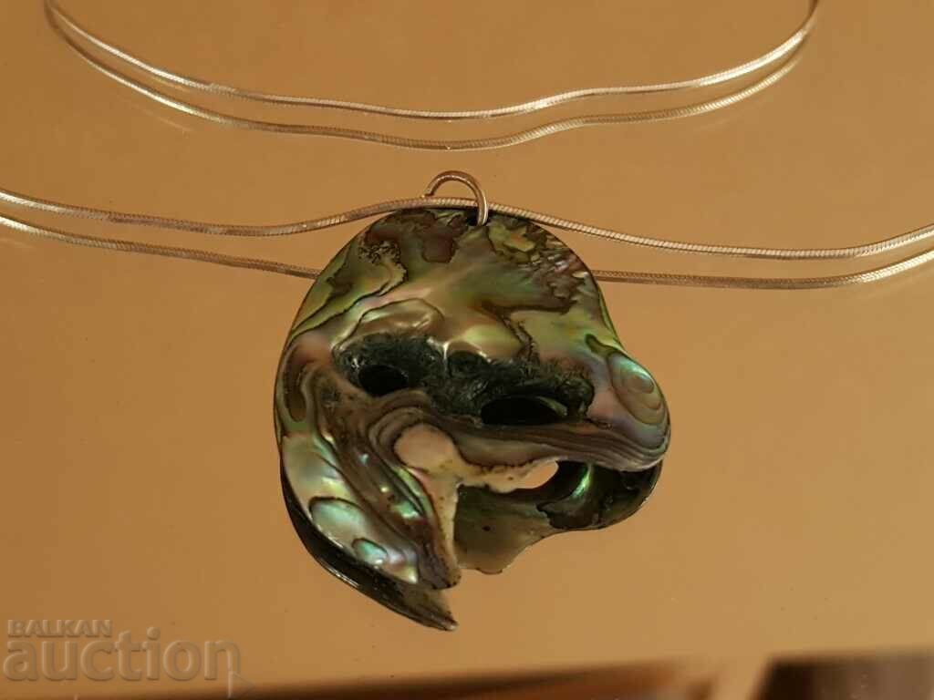 Аукцион Дизайнерско сребърно колие с цветен седеф от Нова Зеландия Аукцион Дизайнерско сребърно колие с цветен седеф от Нова Зеландия