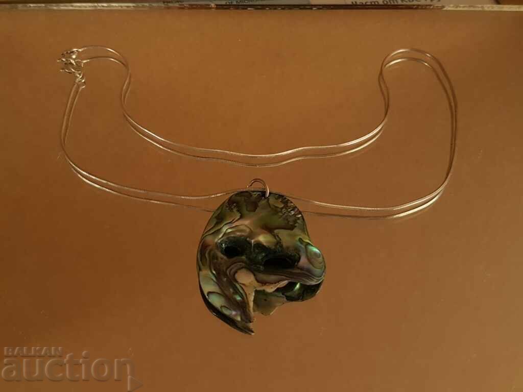 Дизайнерско сребърно колие с цветен седеф от Нова Зеландия Дизайнерско сребърно колие с цветен седеф от Нова Зеландия