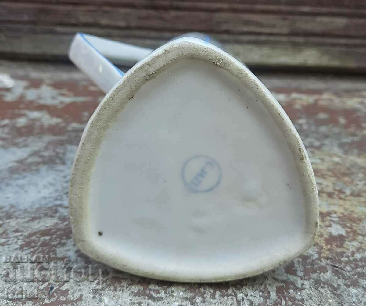 Auction  Star Sots porcelain vinegar shaker SIP