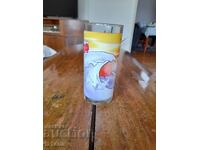 Un pahar vechi de Coca Cola, Coca Cola