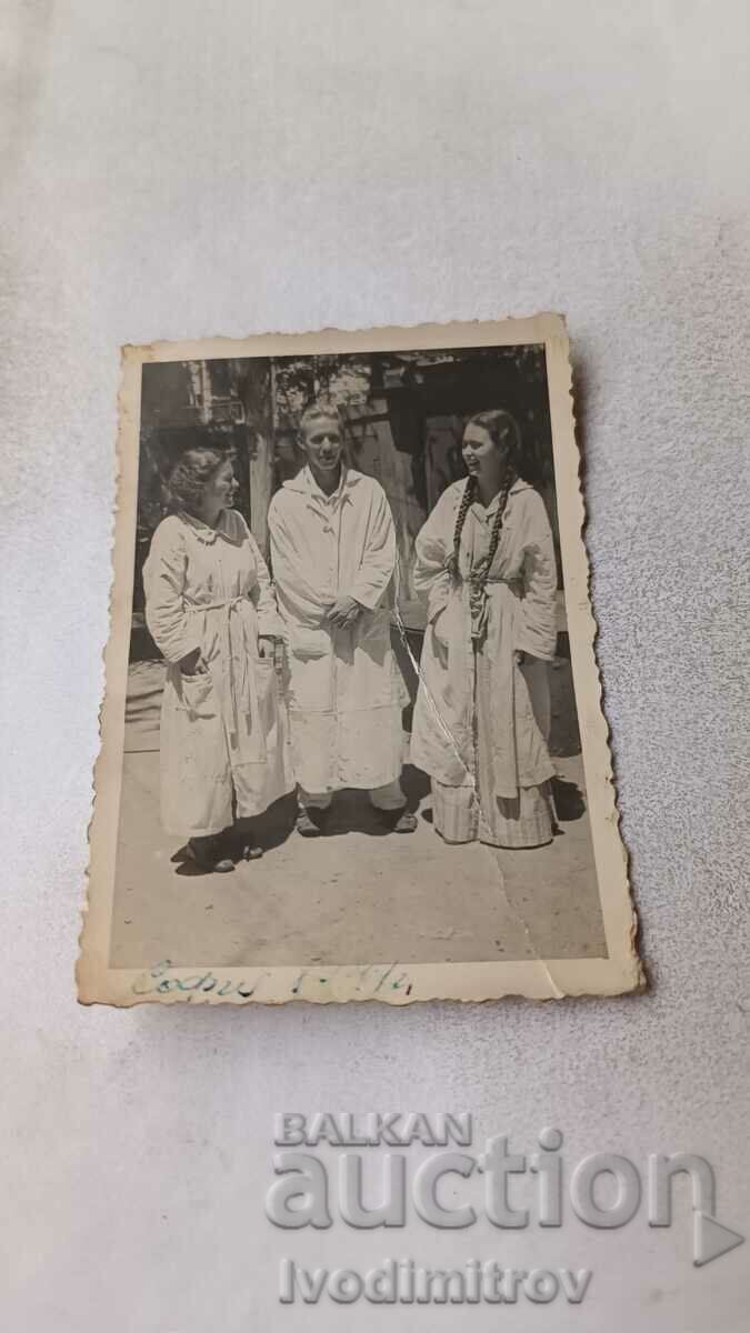 Photo Sofia Three women in white aprons on the sidewalk 1941
