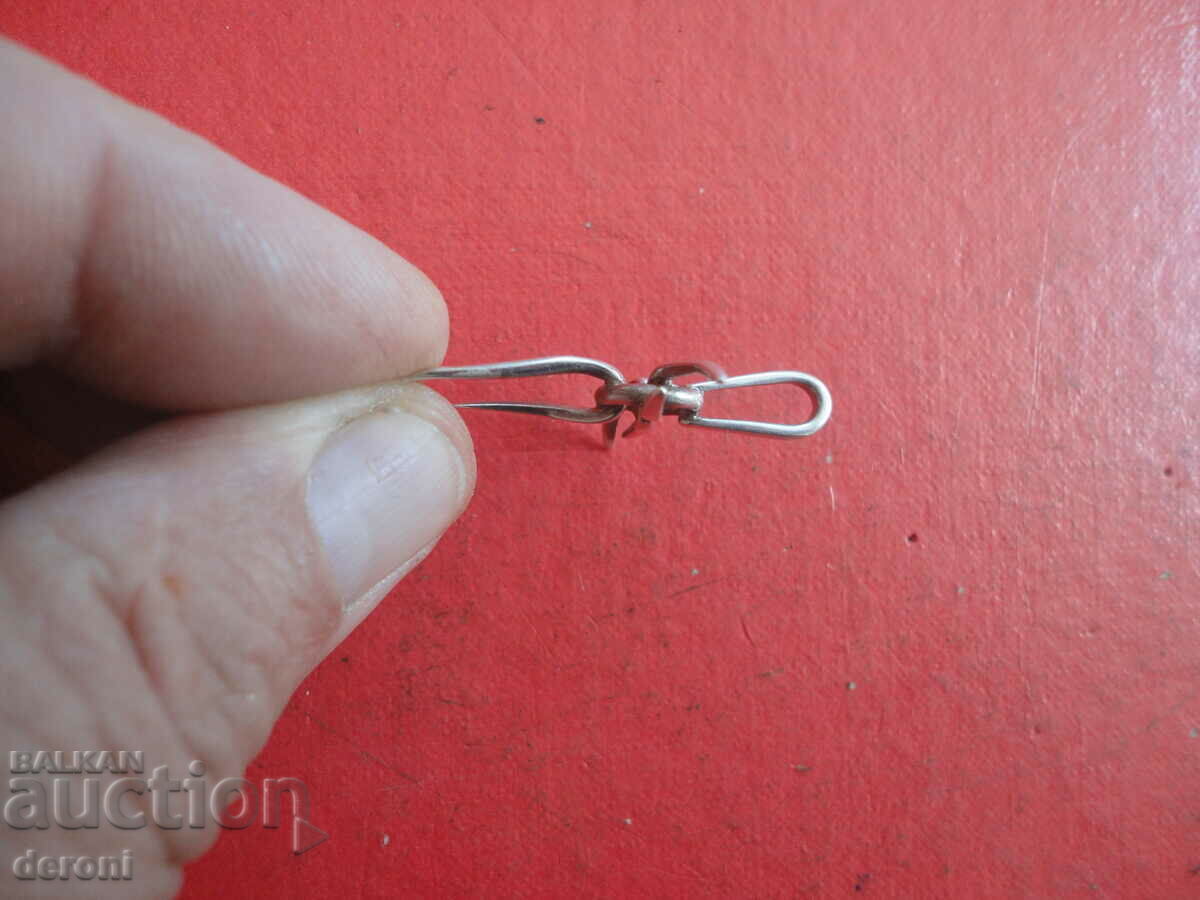 Auction A great silver cross Auction A great silver cross