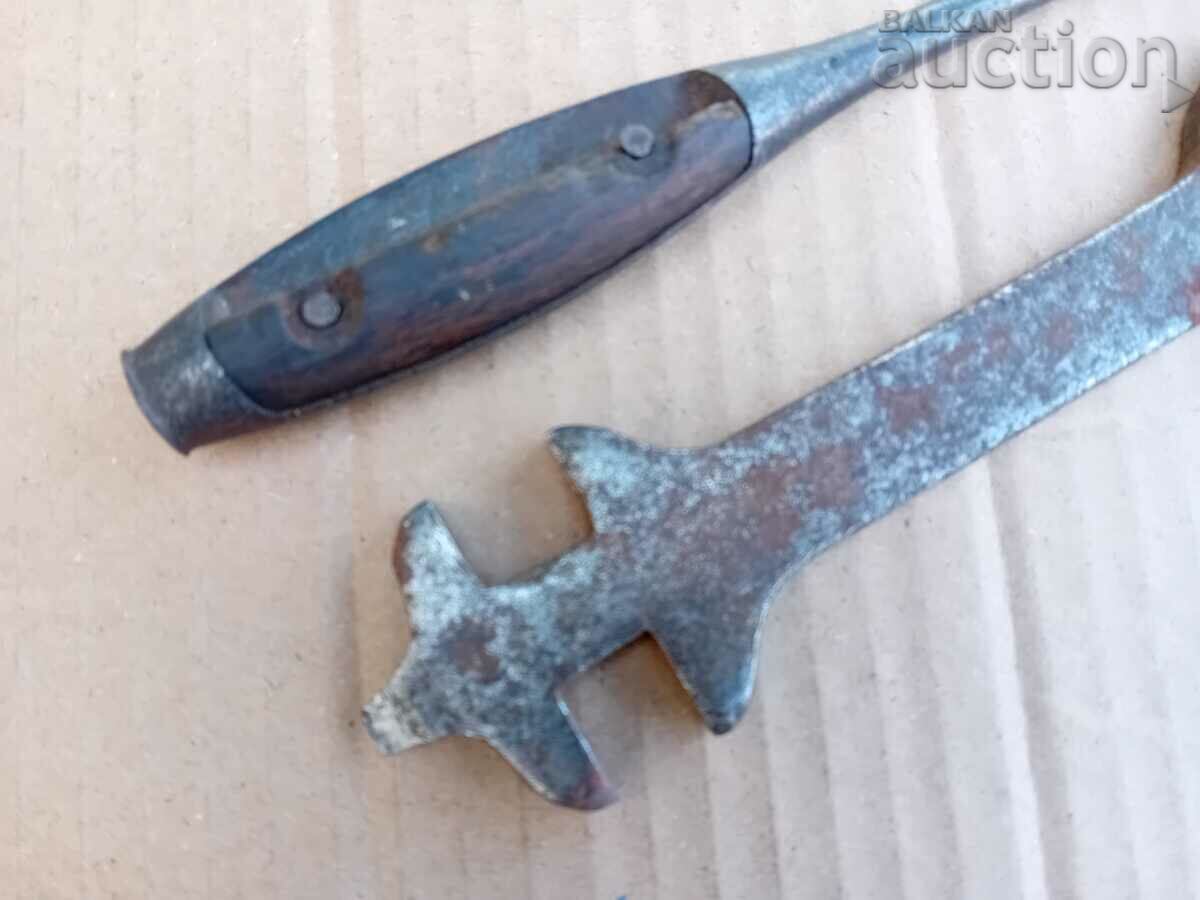Auction old screwdriver and wrench WW1 WWI WW2 WWII Auction old screwdriver and wrench WW1 WWI WW2 WWII