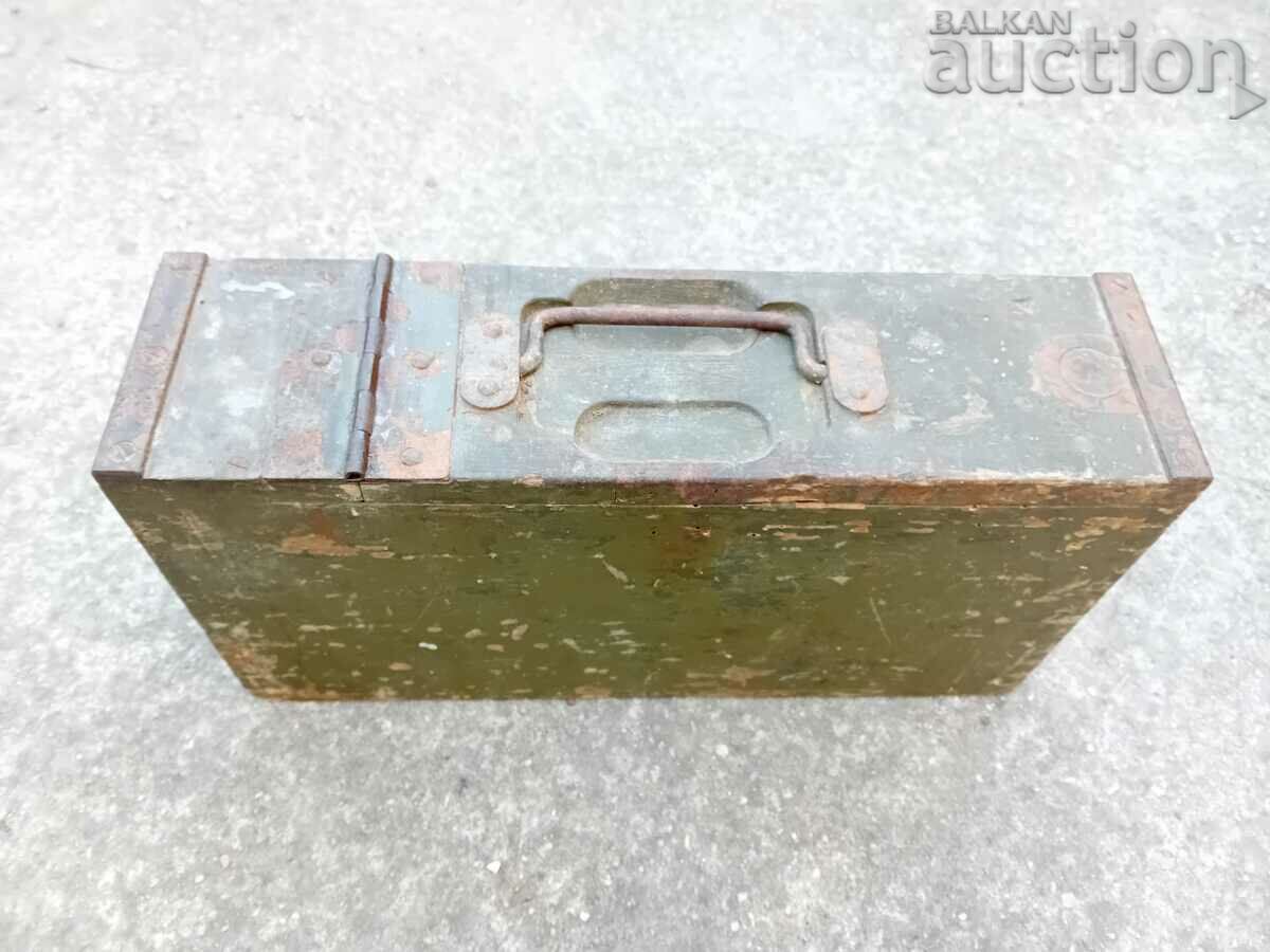 MG08 maxim schwarzlose 250 round WW1 WWI tape box with price 101.00 BGN | € 51.64 MG08 maxim schwarzlose 250 round WW1 WWI tape box with price 101.00 BGN | € 51.64