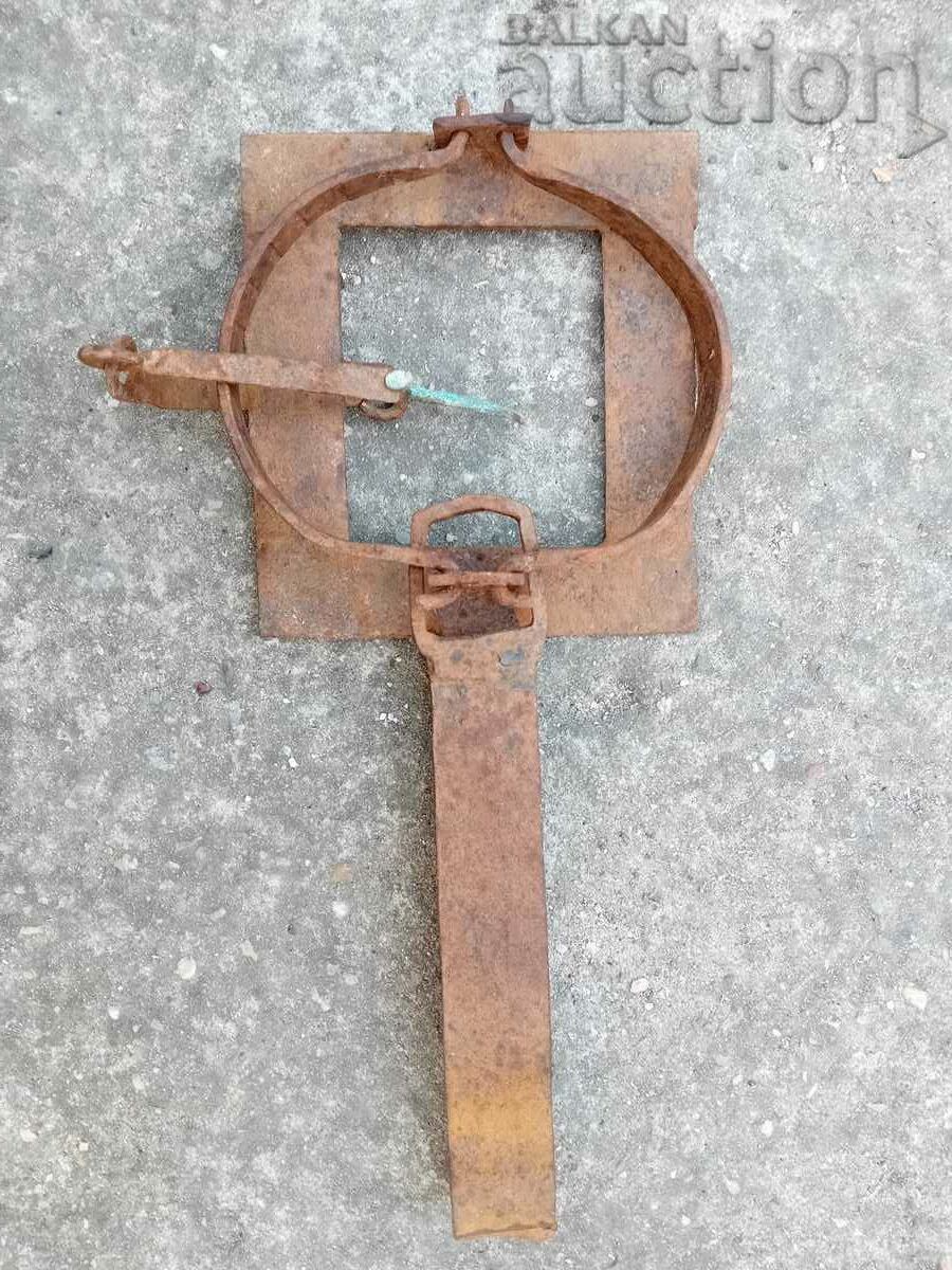 Delivery of old forged trap for beaded golden ferrets WORKING