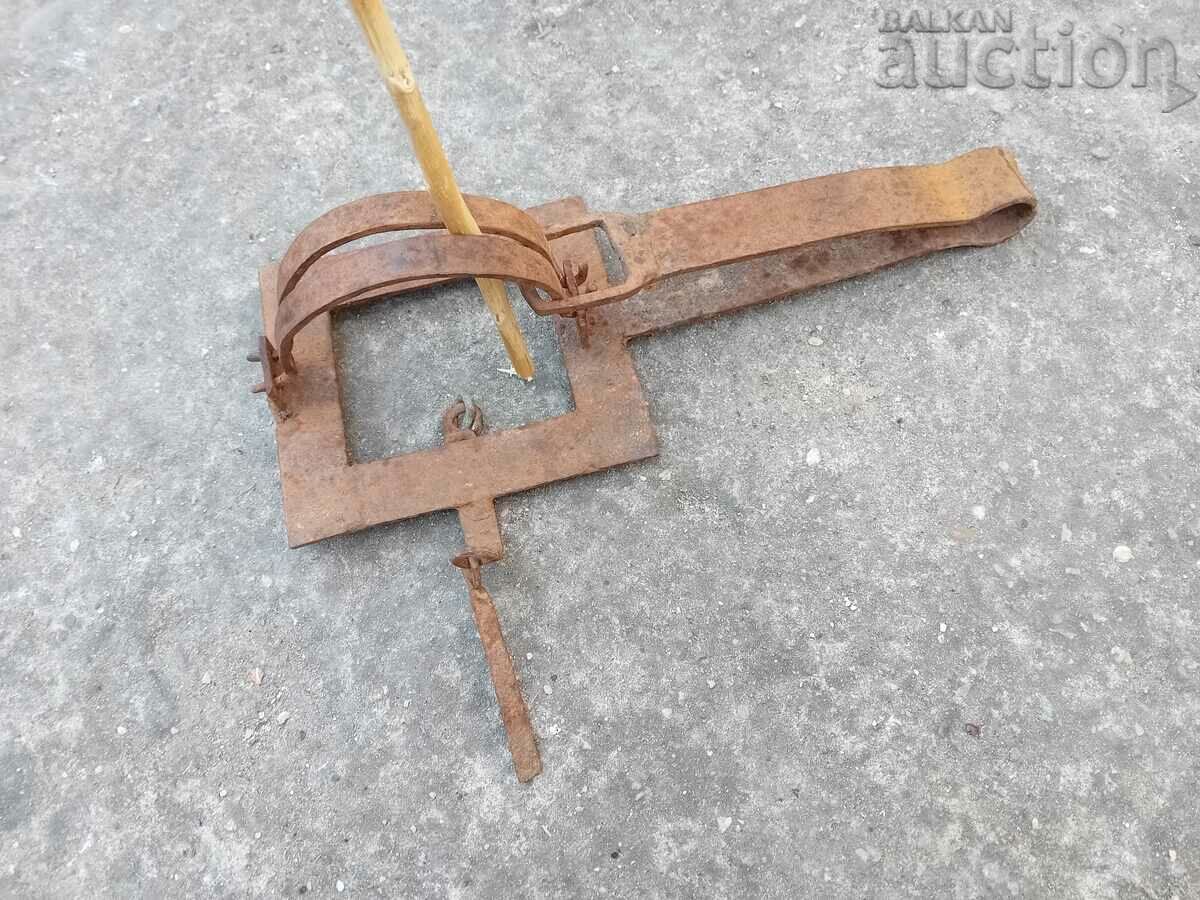 old forged trap for beaded golden ferrets WORKING - 7