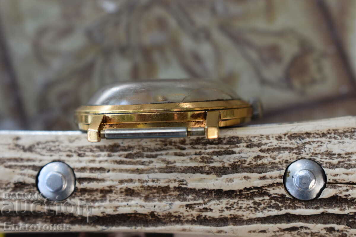 Auction Clock east Auction Clock east