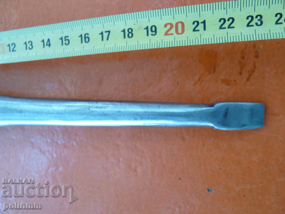 Swedish screwdriver with price 40.00 BGN | € 20.45 Swedish screwdriver with price 40.00 BGN | € 20.45