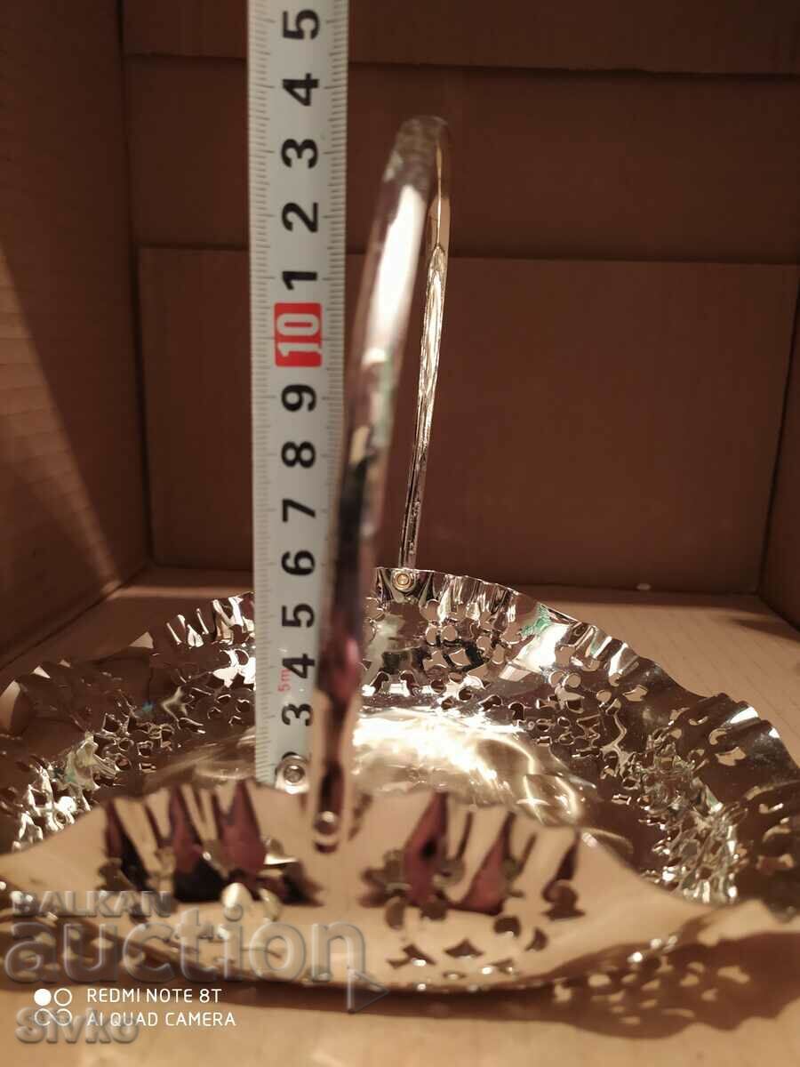 Fruit box, candy box, unused with price 3.99 BGN | € 2.04 Fruit box, candy box, unused with price 3.99 BGN | € 2.04