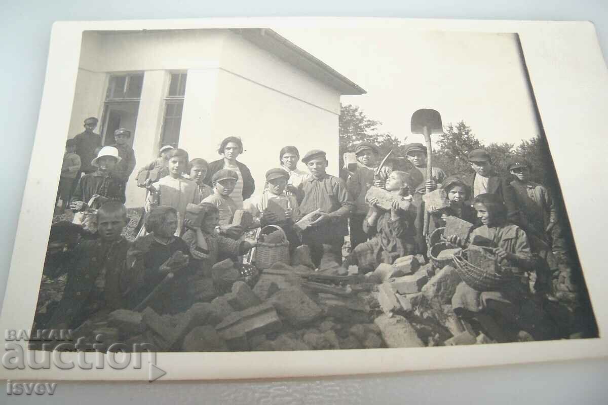 Auction Old photo card child labor. Auction Old photo card child labor.