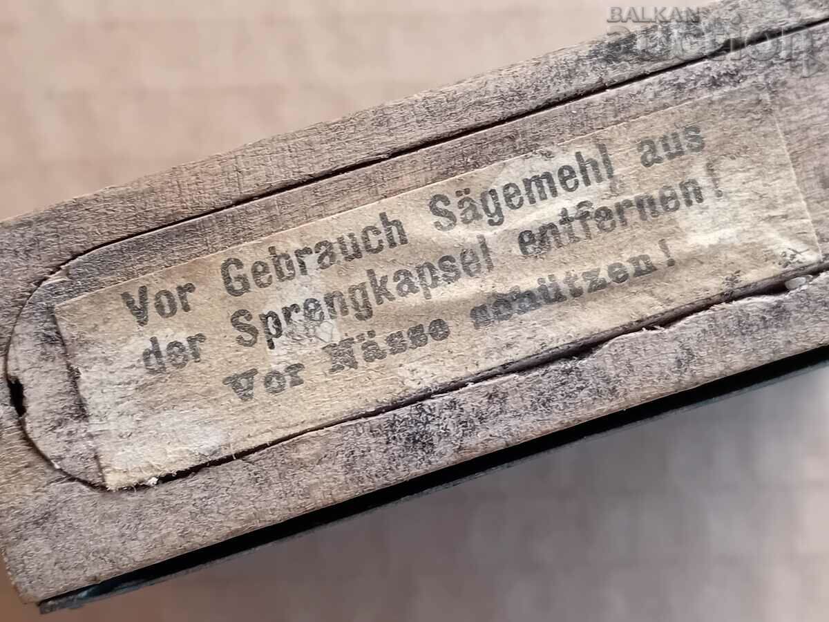 box of detonators Germany WW1 WW2 with price 31.00 BGN | € 15.85 box of detonators Germany WW1 WW2 with price 31.00 BGN | € 15.85