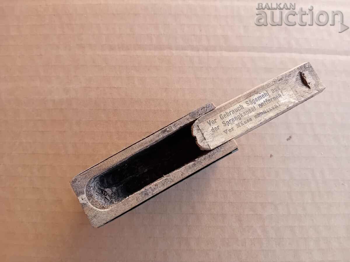 Auction box of detonators Germany WW1 WW2 Auction box of detonators Germany WW1 WW2