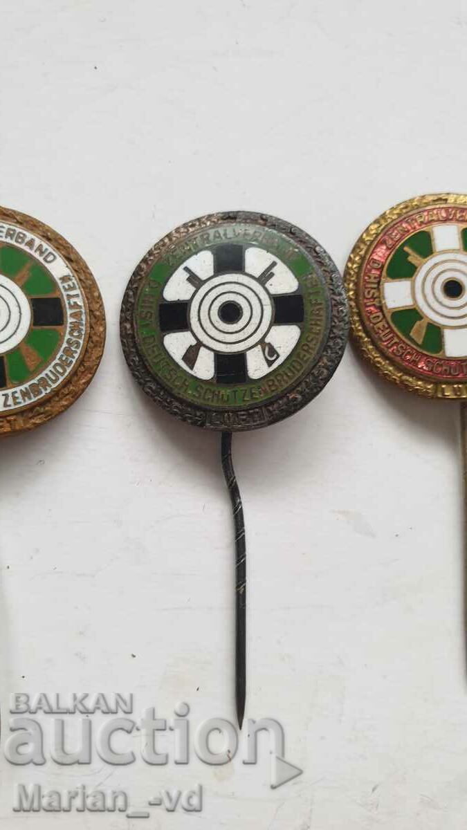 Auction GERMAN WWII BADGES - AVIATION Auction GERMAN WWII BADGES - AVIATION