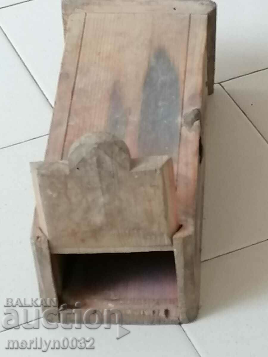 Antique wooden box primitive with price 44.00 BGN | € 22.50 Antique wooden box primitive with price 44.00 BGN | € 22.50