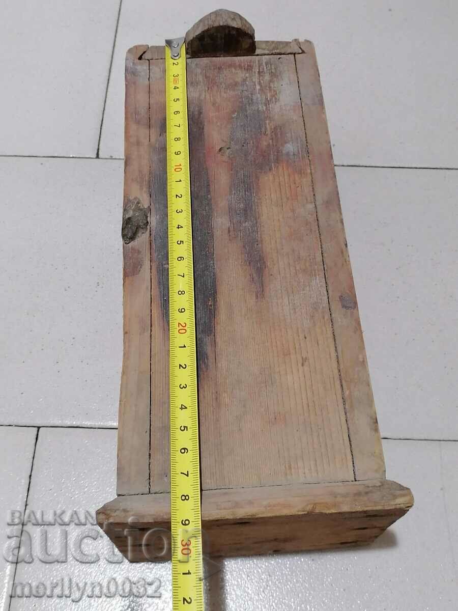 Antique wooden box primitive - 6 Antique wooden box primitive - 6