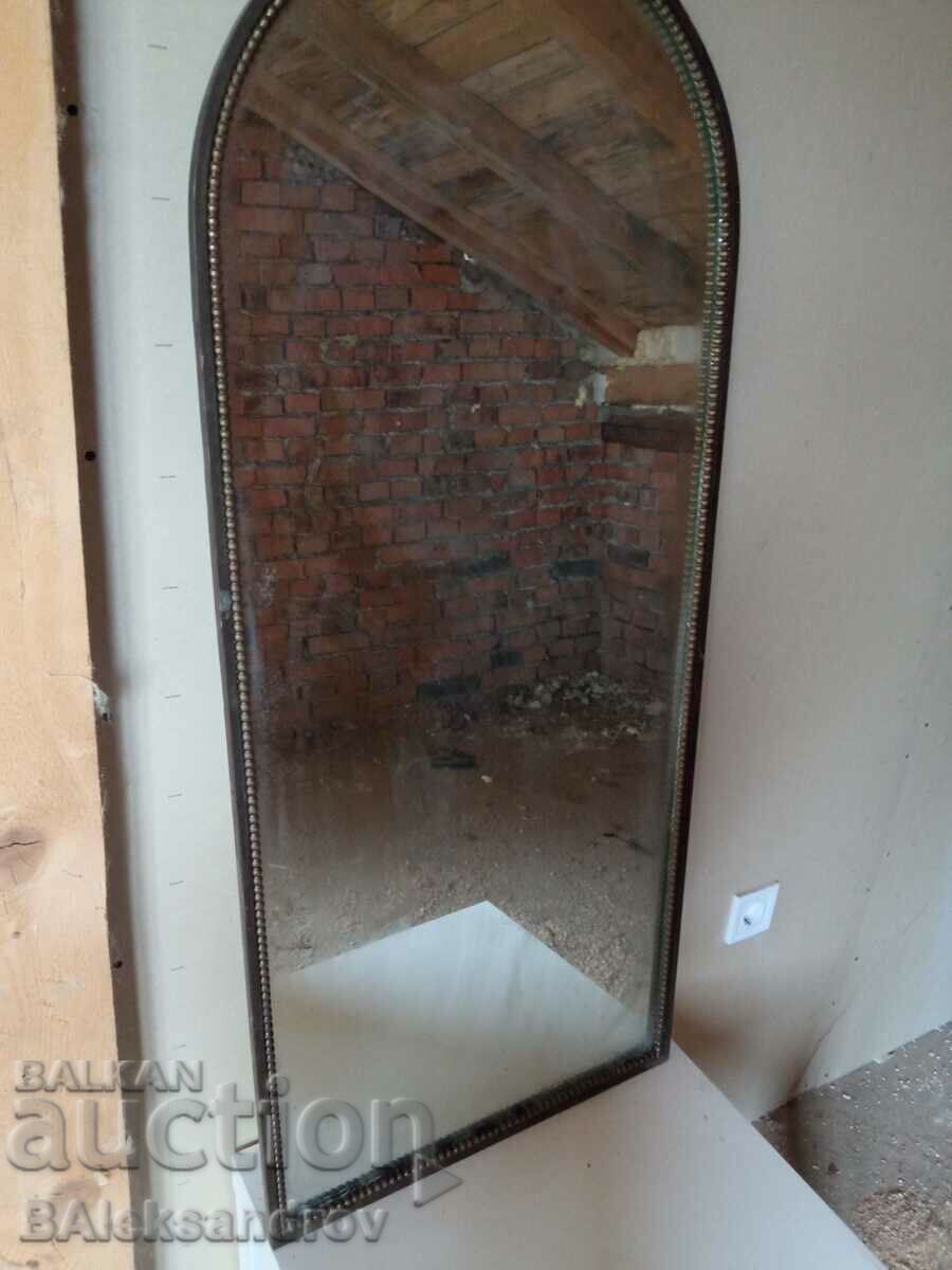 Oglindă mare de alamă veche, foarte moale